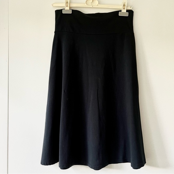 Pure & Simple Black A-line Skirt - Picture 2 of 4
